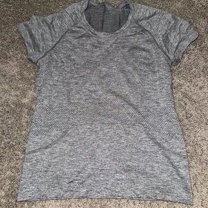 Lululemon grey swiftly tech short-sleeve shirt 2.0 (waist length)